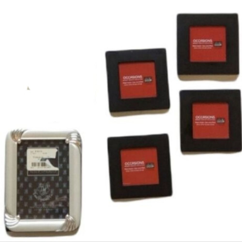Bundle of picture frames